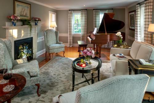 Jagatud salong / TV-ala, The Blushing Oyster Bed & Breakfast in Yarmouth Port (MA)