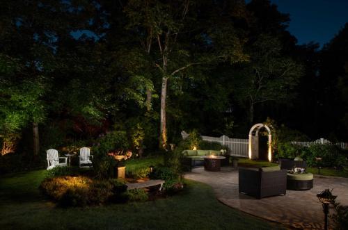 Aed, The Blushing Oyster Bed & Breakfast in Yarmouth Port (MA)