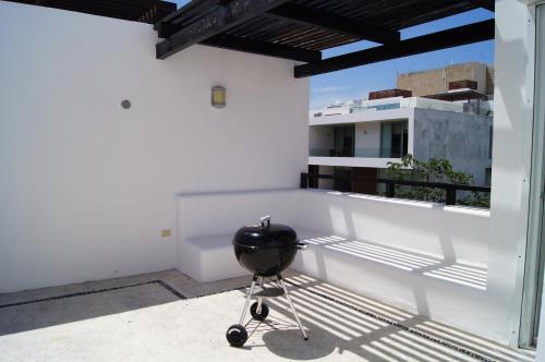 Meridian by Las Flores