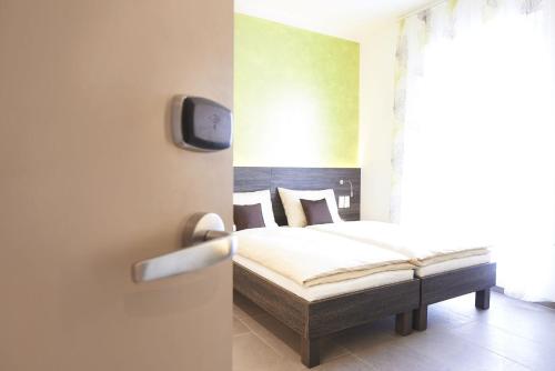 eee hotel Traun - main image