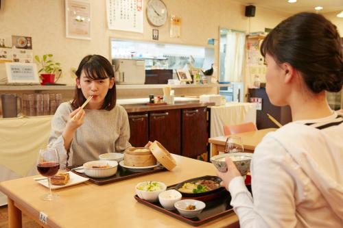 Hotel Folkloro Takahata - 레스토랑