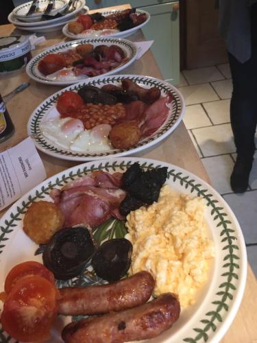 Anton Guest House Bed and Breakfast - image 3