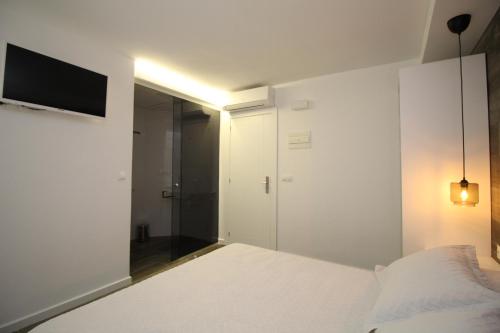 Double Room image 5