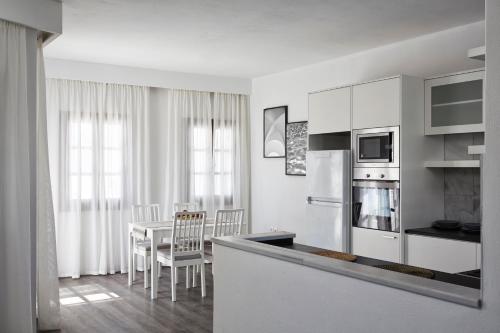 2 bedrooms, 3 beds