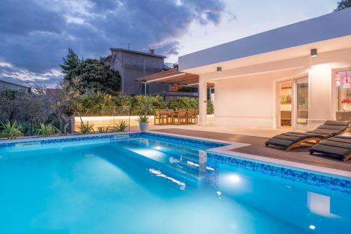  Luxury villa Shelena, Pension in Mravince