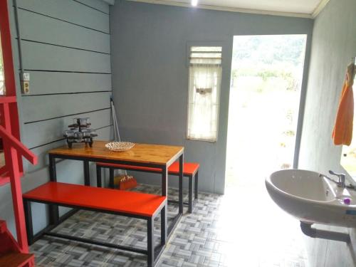 Konyha, Pondok Oma in Matanurung