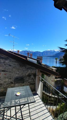 Apartment with Lake View