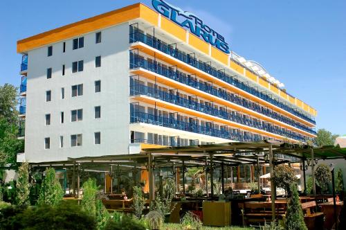 Hotel Glarus Beach - image 3