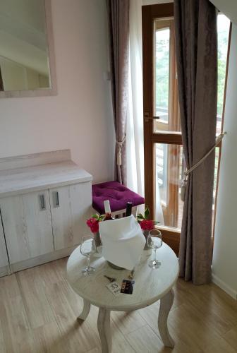 Apis Hotel Room Type - Deluxe Family Room