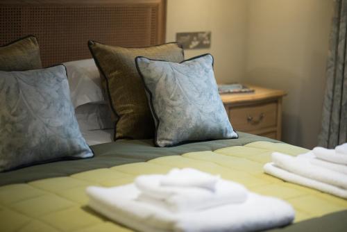 Saltmarshe Hall - image 5