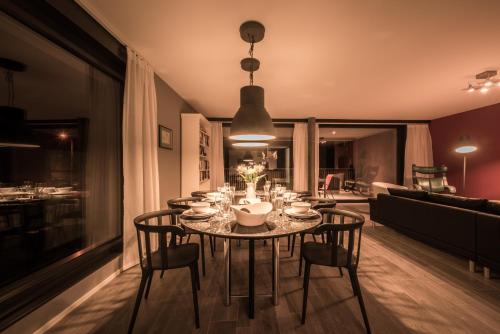 Four-Bedroom Luxury Apartment image 10