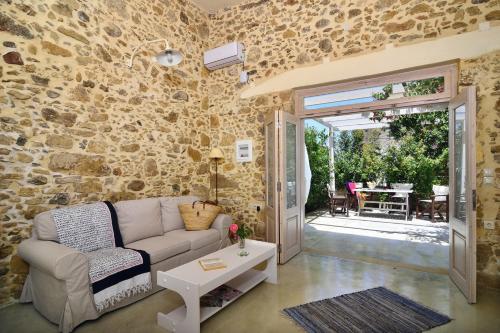  Mousa Thalia in Kissamos