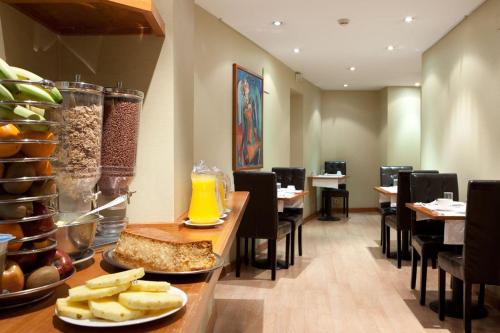 Ateneo Puerta del Sol - image 5