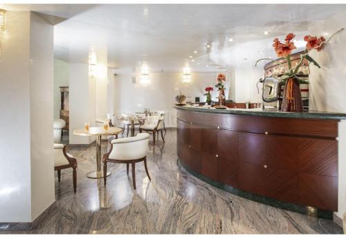 Hotel Ambassador - image 5