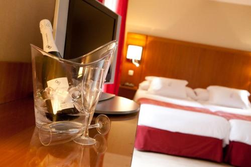 Ateneo Puerta del Sol - image 10