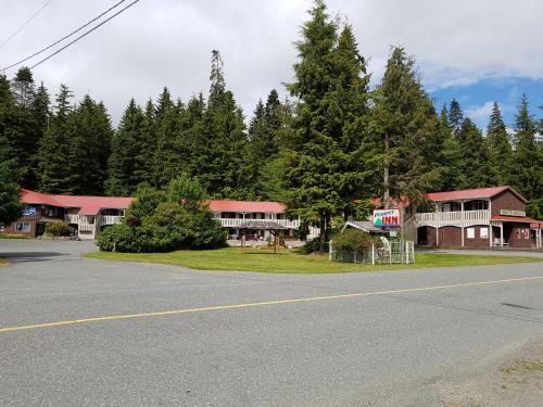 Laluan Masuk, Pioneer Inn by the River in Port Hardy (BC)