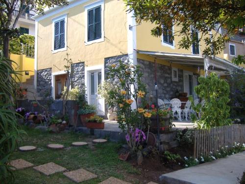  Cyane & Vigo's Cottage, Caminho do Massapez, n.º40 in Arco da Calheta