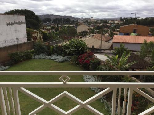 Sahamalaza – Antananarivo, NY