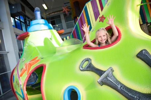 Crown Reef Beach Resort and Waterpark - image 3