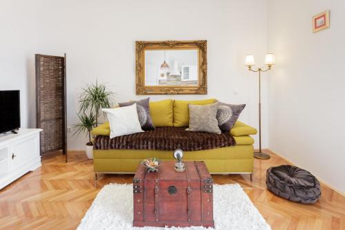 Apartment on the coast-Jere, Split (photo 2)