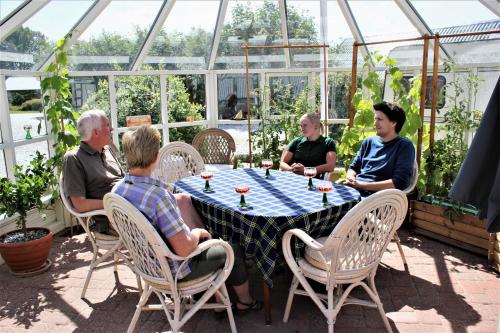 Comoditats, Tvillinggaard Thy in Vanga