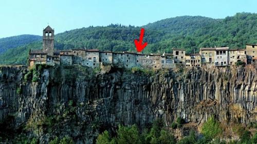 Cinglera de Castellfollit