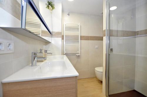 1175 Alguer Roses - image 10