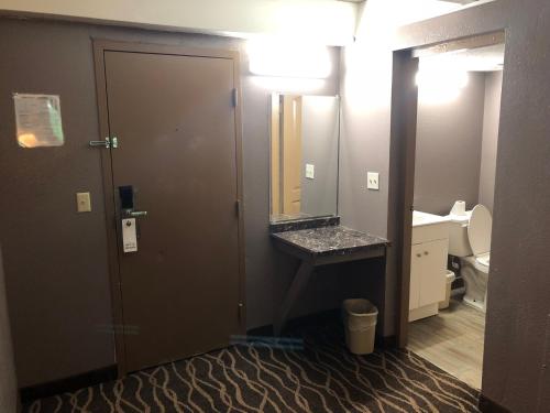 Economy Inn North Randall Stop at Economy Inn North Randall to discover the wonders of North Randall (OH). The property features a wide range of facilities to make your stay a pleasant experience. All the necessary facilities,