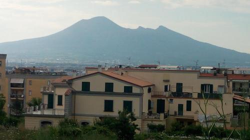 Annabella's Country House, Naples
