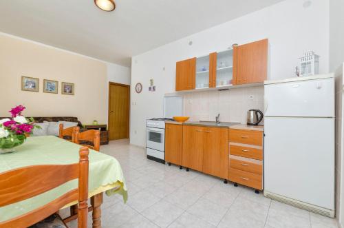 Apartments Helena - image 3