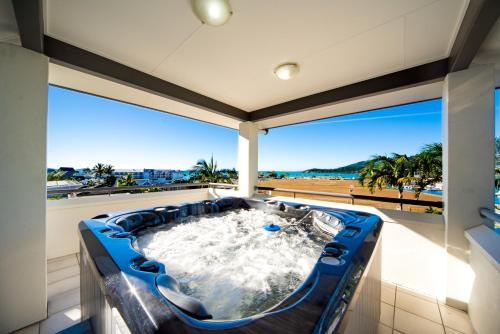 Portside Whitsunday Luxury Holiday Apartments