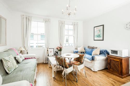 New Super 1 Bedroom Flat In The Heart Of Greenwich