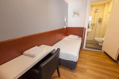 Single Room image 4
