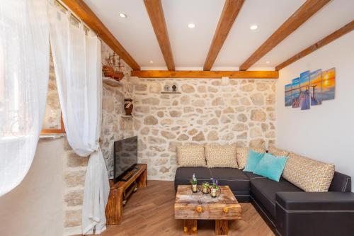 Summer Cottage - image 5