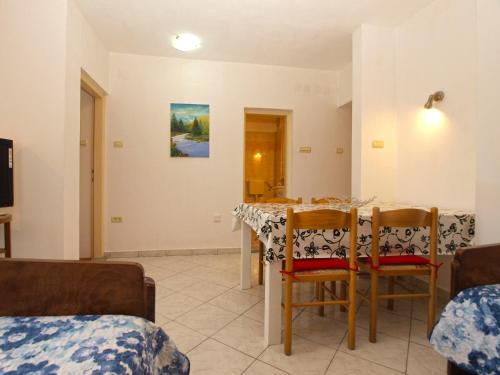 Apartment image 9