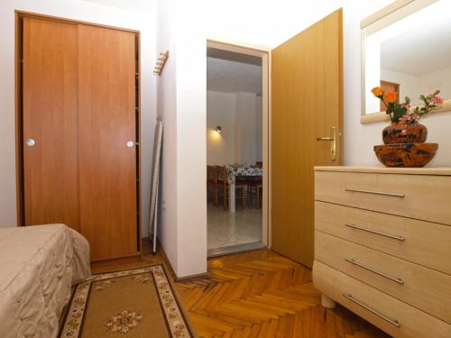 Apartment image 5