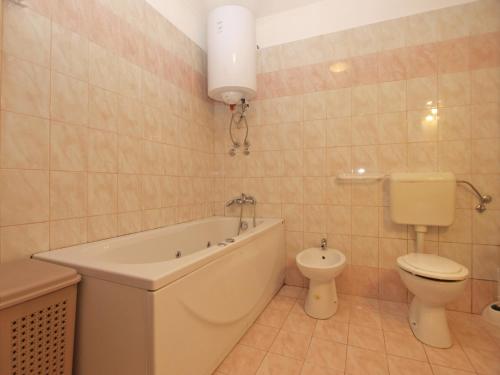 Apartment image 2