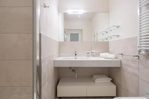 Carapelli Apartments - image 14