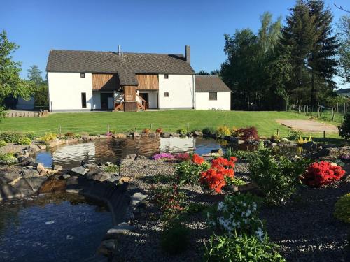 Spacious Holiday Home La Roche en Ardenne with Pool