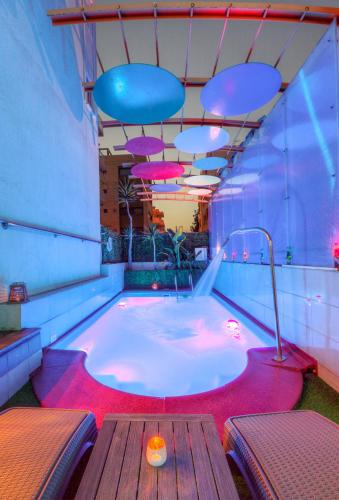 Tropical Hotel Seafront Boutique - image 13