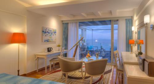 Tropical Hotel Seafront Boutique - image 9