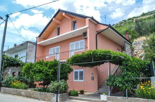  Apartmani Nikolac in Šarića Struga