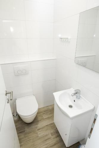 Superior Two-Bedroom Apartment with Terrace and Sea View image 1
