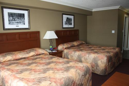 Queen Room with Two Queen Beds - Non-Smoking