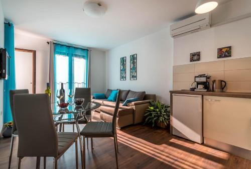 2 bedrooms, 3 beds