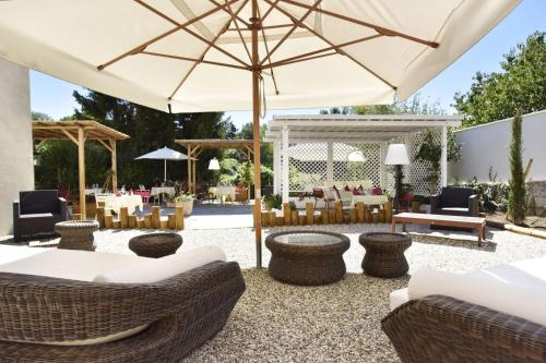 Logis Hotel-Restaurant Le Relais Hauterives