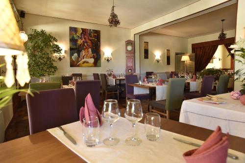 Restaurant, Logis Hotel le Relais in Hauterives