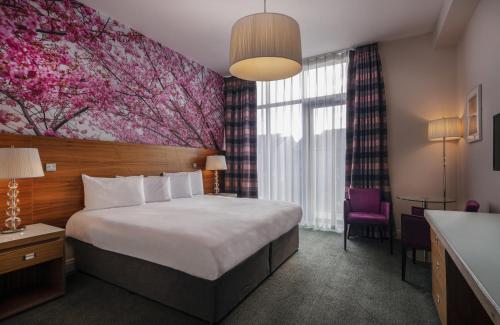 Moyvalley Hotel & Golf Resort in Moyvally