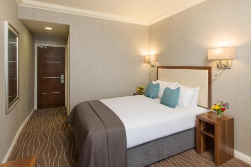 Eyre Square Hotel - image 5