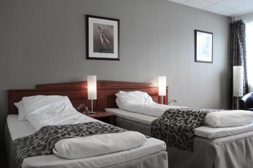 Brattvåg Fjordhotell - image 11